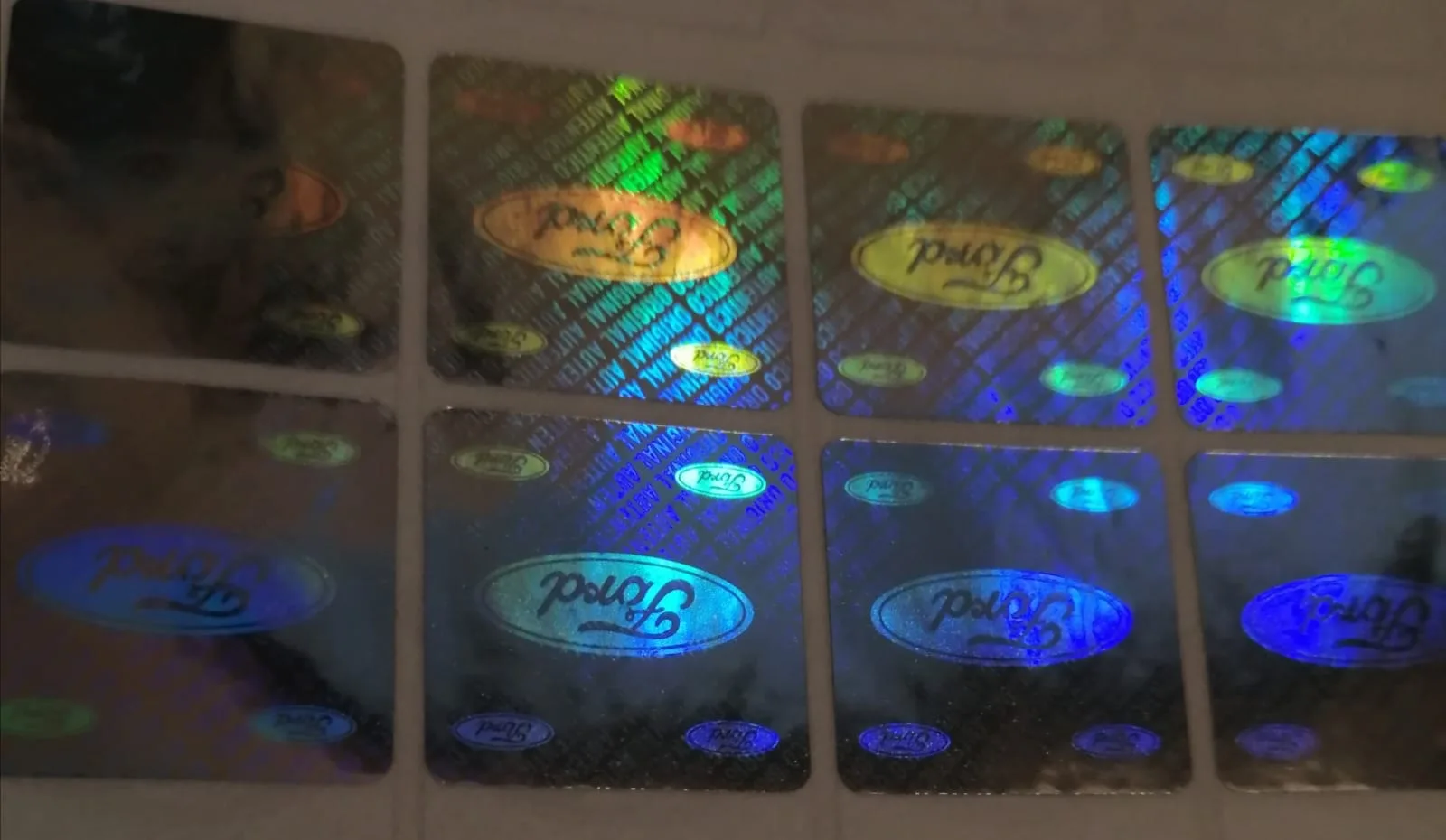 Holograma para documentos y facturas, pegado en frio - holograma 6